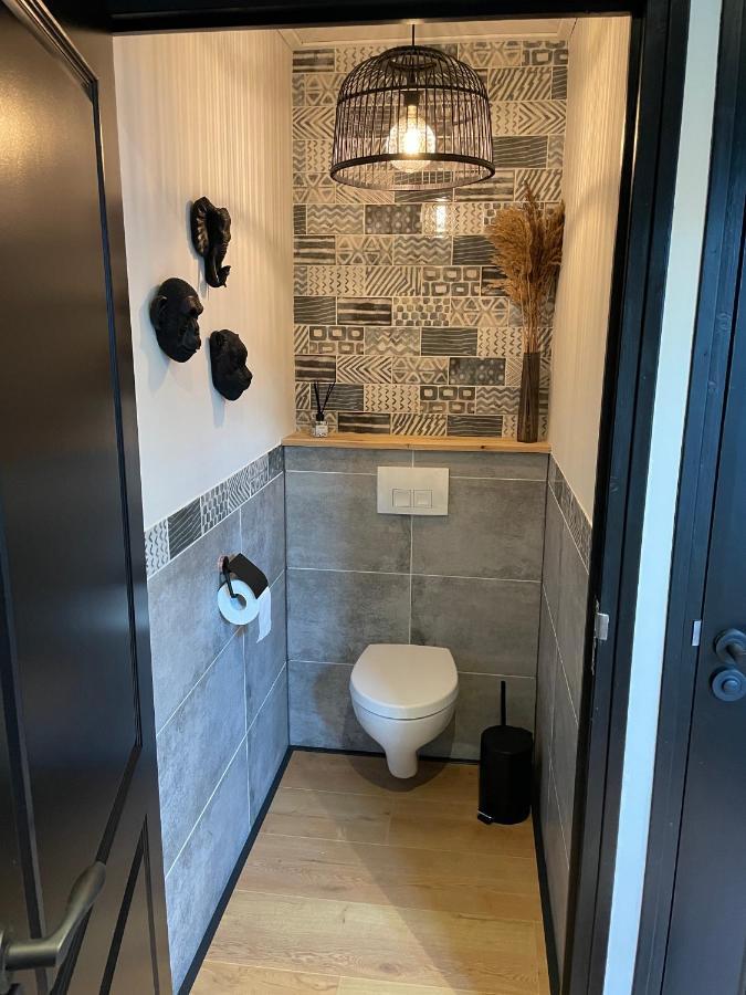 De Heerlykheid Wemeldinge, Vlak Bij Strand En Bos, Ruime Vakantiewoning Met Eigen Patio In De Karakteristieke Dorpsstraat Luaran gambar