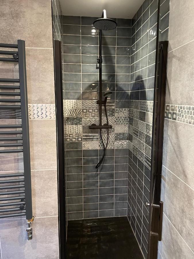 De Heerlykheid Wemeldinge, Vlak Bij Strand En Bos, Ruime Vakantiewoning Met Eigen Patio In De Karakteristieke Dorpsstraat Luaran gambar